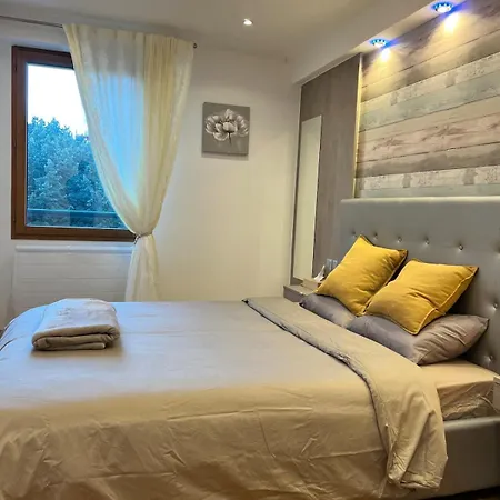 Spacious 2br Balcony And Ac Appartement *