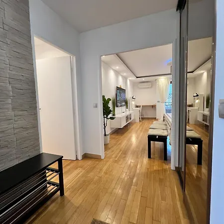 Spacious 2br Balcony&ac Apartamento